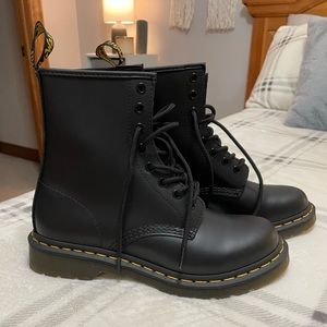 BRAND NEW!! Never worn! Size 7 Dr. Martens
